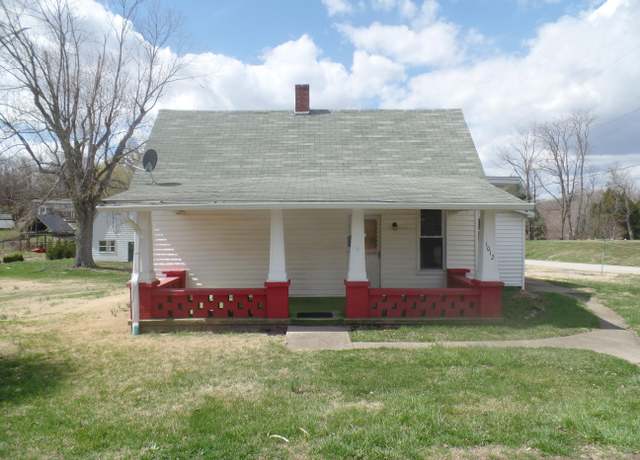 Property at 1012 S Lewis St, Bloomfield, IN 47424, 2 beds, 1 bath