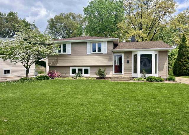 Property at 1840 Winston Dr, South Bend, IN 46635, 4 beds, 1.5 baths