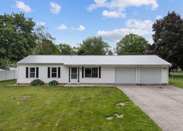 Property at 1813 Crescent Dr, Warsaw, IN 46580, 3 beds, 2 baths