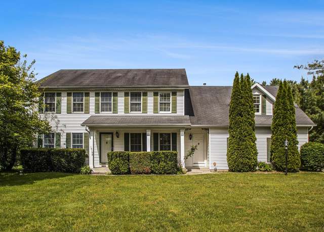 Property at 16198 Waterbury Bnd, Granger, IN 46530, 5 beds, 2.5 baths