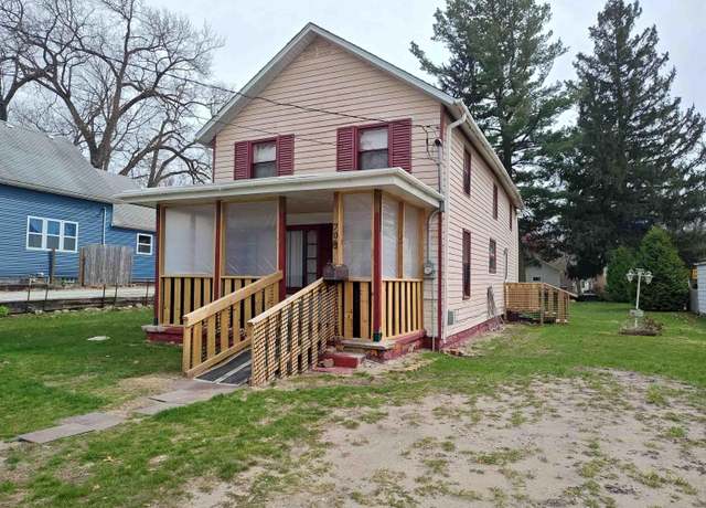 Property at 708 E Washington St, Knox, IN 46534, 3 beds, 2 baths