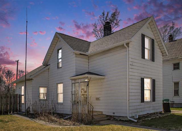 Property at 733 E 4th St, Mishawaka, IN 46544, 3 beds, 1 bath