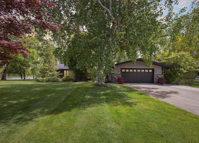 Property at 54140 Eastview Dr, Bristol, IN 46507, 2 beds, 2 baths