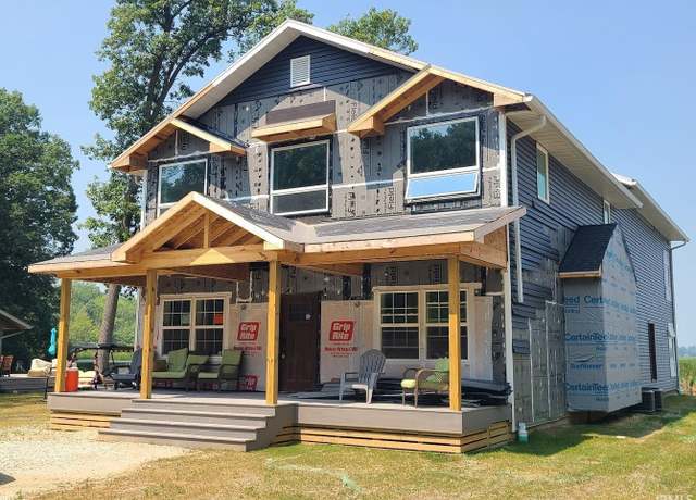 Property at 12967 N Eastshore Dr, Syracuse, IN 46567, 6 beds, 5 baths
