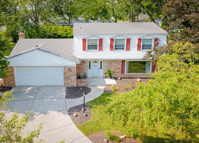 Property at 3430 Kewatin Ct, Fort Wayne, IN 46815, 4 beds, 2.5 baths