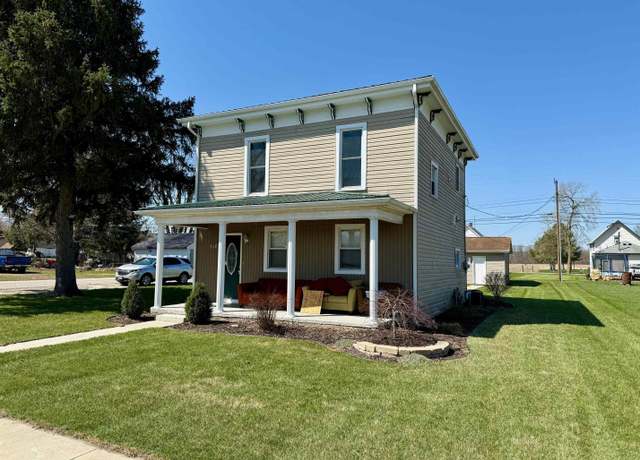 Property at 718 N Market St, Andrews, IN 46702, 3 beds, 1.5 baths
