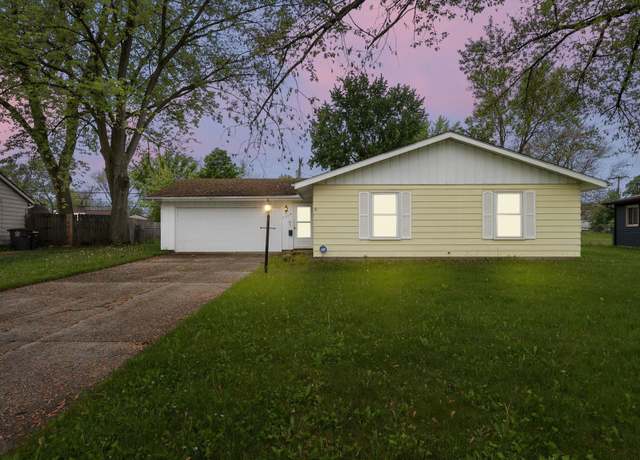 Property at 2219 Drake Dr, Fort Wayne, IN 46819, 3 beds, 1.5 baths