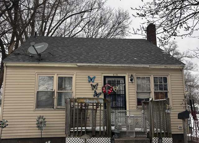 Property at 810 W Hubbard Ave, Elkhart, IN 46516, 4 beds, 1 bath