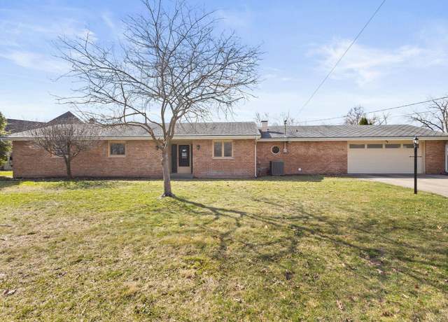 Property at 29580 River Shore Ln, Elkhart, IN 46516, 3 beds, 2.5 baths