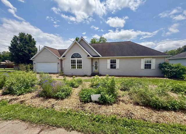 Property at 8433 Countrywood Ct, Newburgh, IN 47630, 3 beds, 2 baths