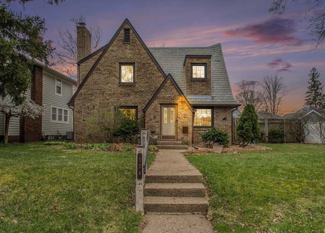 Property at 134 Wakewa Ave, South Bend, IN 46617, 3 beds, 1.5 baths