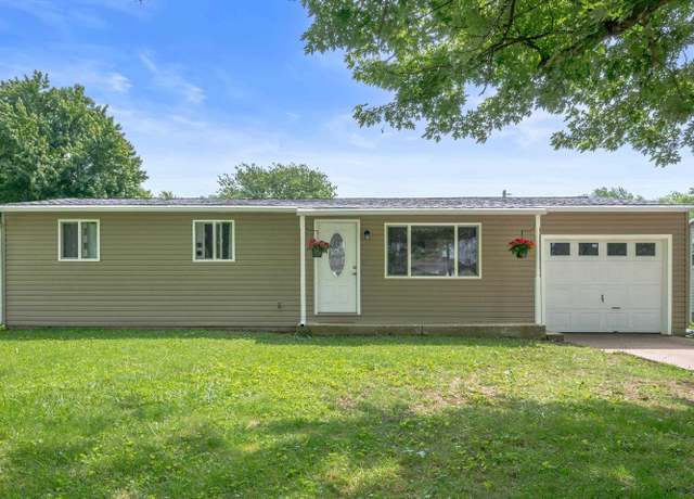 Property at 2904 S Walnut St, Yorktown, IN 47396, 3 beds, 1.5 baths