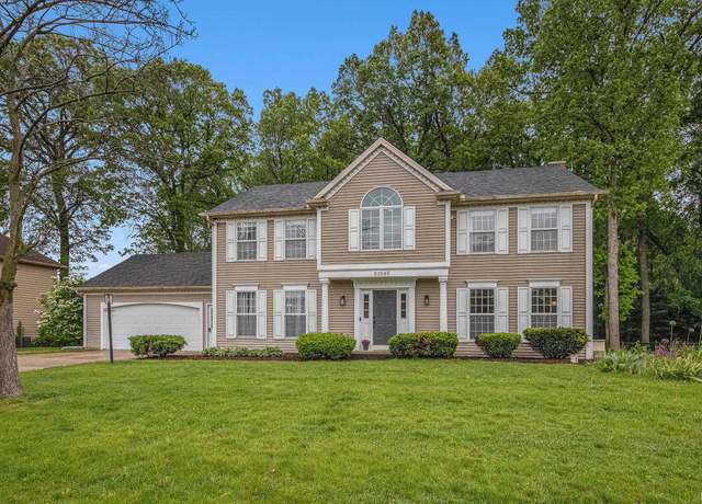 Property at 51695 Fox Pointe Ln, Granger, IN 46530, 4 beds, 2.5 baths