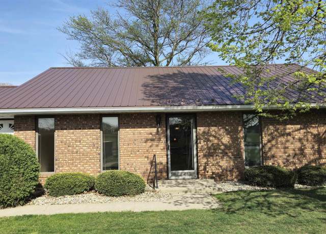 Property at 1107 N Market St, North Manchester, IN 46962, 3 beds, 2 baths