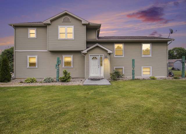 Property at 66630 Pioneer St, Goshen, IN 46526, 3 beds, 2.5 baths