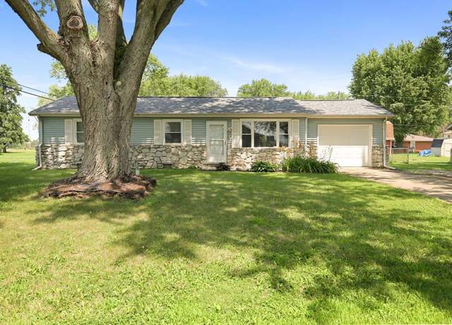 Property at 3204 W Sunblest Dr, Muncie, IN 47302, 3 beds, 1.5 baths