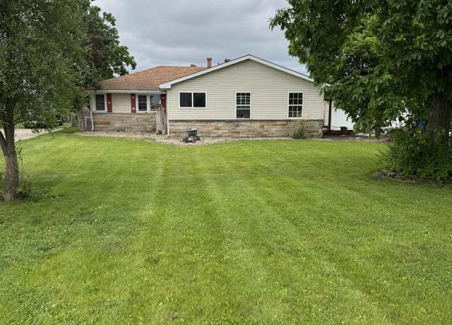 Property at 924 E Center Rd, Kokomo, IN 46902, 3 beds, 2 baths