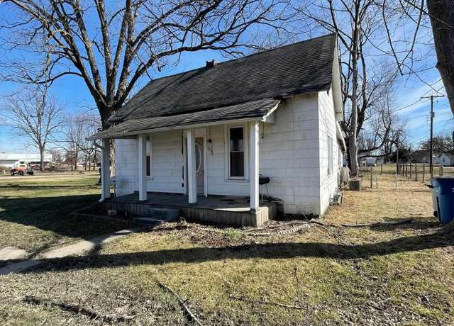 Property at 304 N Park St, Oaktown, IN 47561, 2 beds, 1 bath