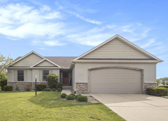 Property at 3120 Brunswick Square Dr, Mishawaka, IN 46544, 3 beds, 2 baths