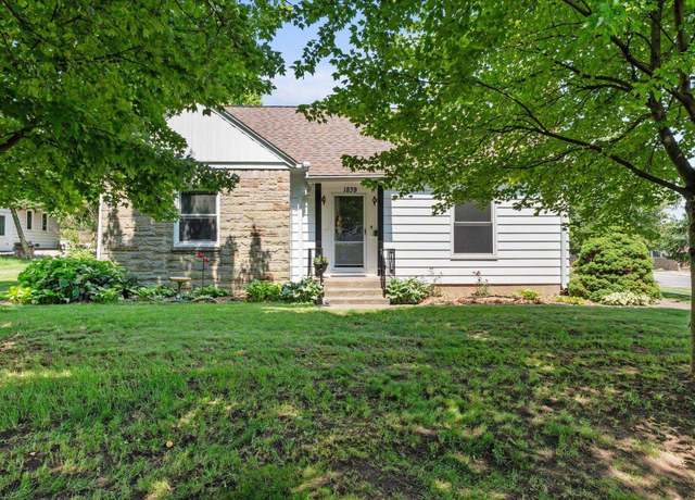Property at 1839 Hawthorn Rd, Fort Wayne, IN 46802, 2 beds, 1 bath