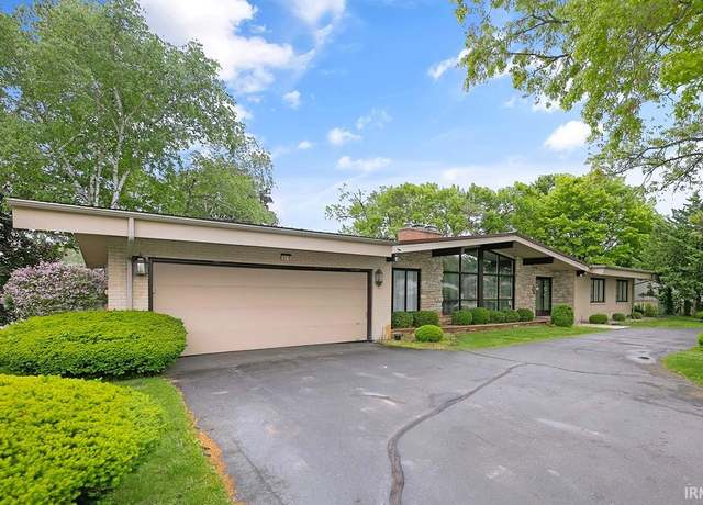 Property at 3016 S East Lake Dr, Elkhart, IN 46514, 3 beds, 3.5 baths