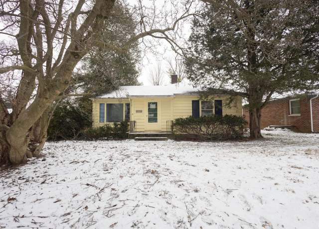 Property at 2425 Ojibway Trl, Fort Wayne, IN 46809, 3 beds, 2 baths