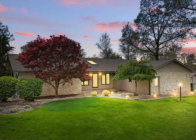 Property at 210 W 600 S, Wolcottville, IN 46795, 4 beds, 3.5 baths