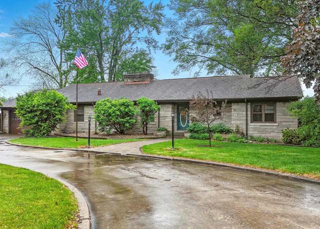 Property at 1810 N Bay Dr, Warsaw, IN 46580, 3 beds, 2 baths