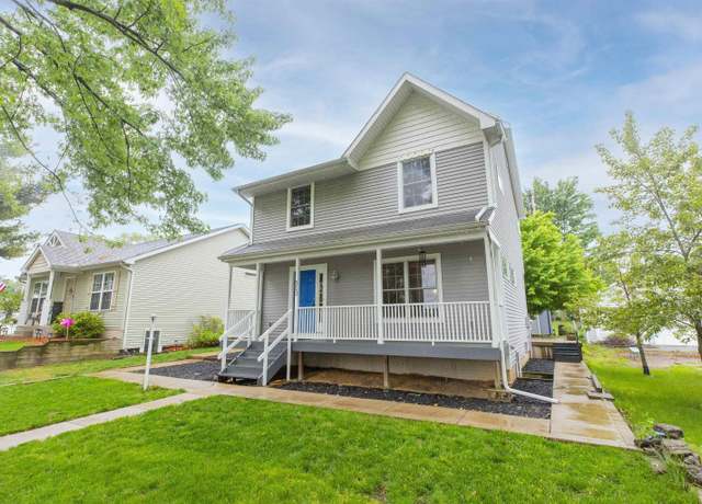 Property at 513 W Russ Ave, Mishawaka, IN 46545, 3 beds, 2.5 baths