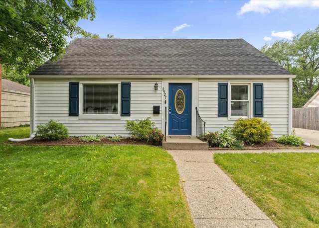 Property at 2527 Woodmont Dr, South Bend, IN 46614, 4 beds, 2 baths