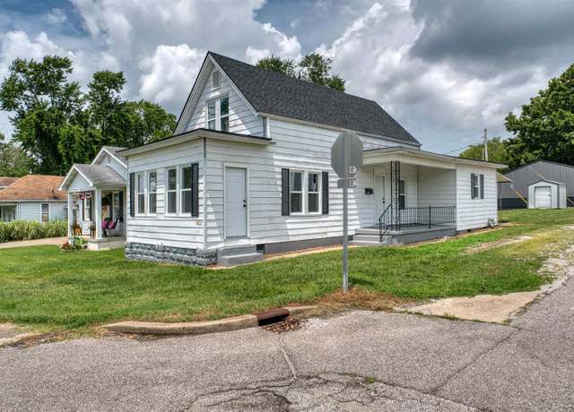 Property at 3001 Edgewood Dr, Evansville, IN 47712, 2 beds, 2 baths
