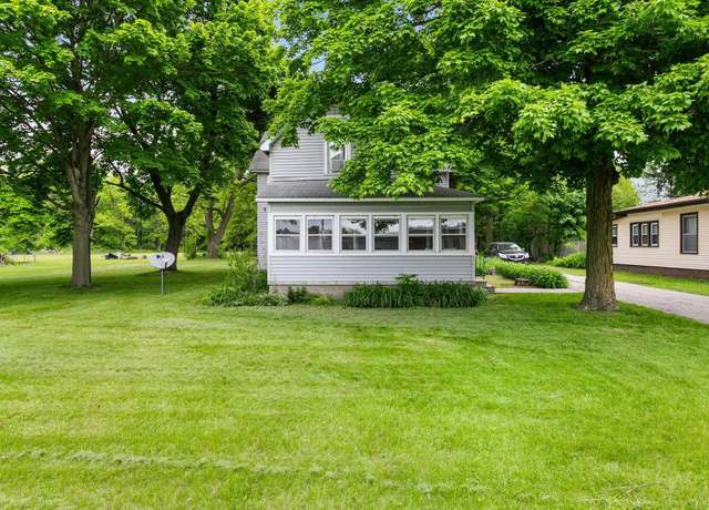 Property at 1540 Edwardsburg Ave, Elkhart, IN 46514, 3 beds, 1 bath