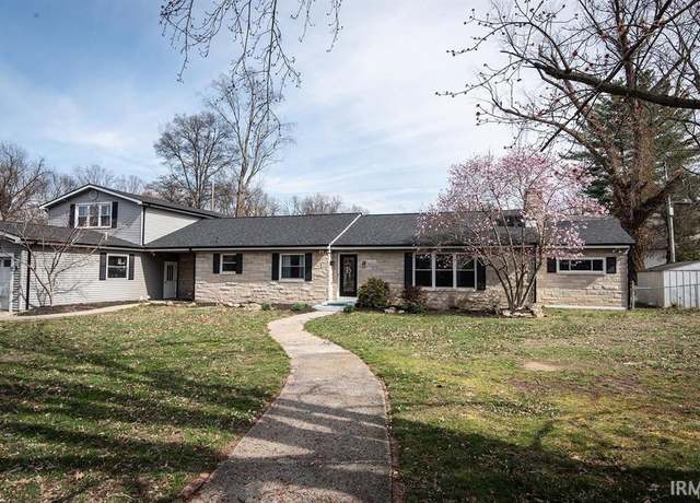 Property at 1424 Audubon Rd, Vincennes, IN 47591, 5 beds, 3 baths