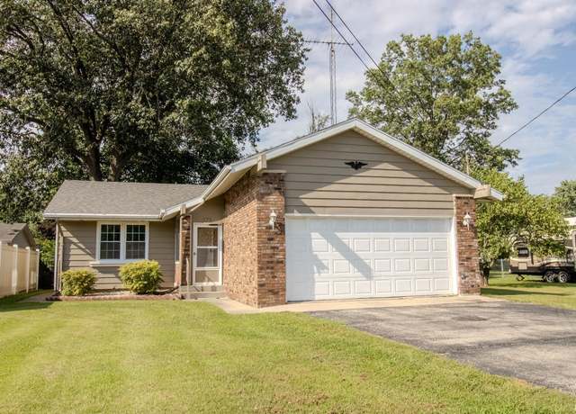 Property at 323 Airway Dr, Knox, IN 46534, 2 beds, 1 bath