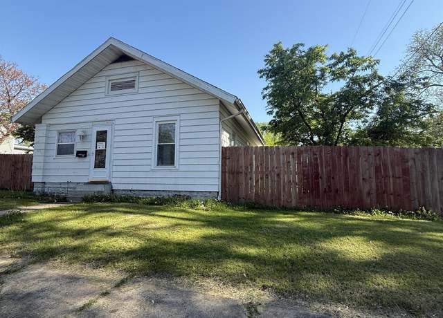 Property at 517 E 12th St, Rochester, IN 46975, 2 beds, 1 bath