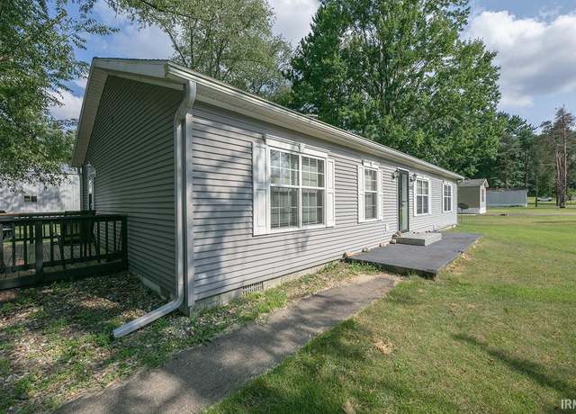 Property at 53162 Pine Dr, Middlebury, IN 46540, 3 beds, 2 baths