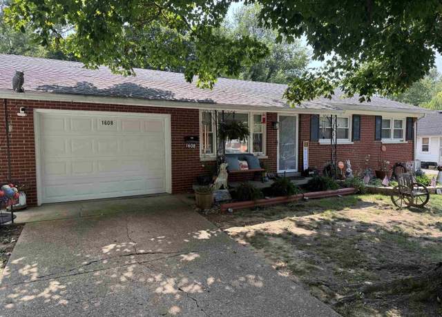 Property at 1608 Hicks Dr, Evansville, IN 47714, 3 beds, 1 bath