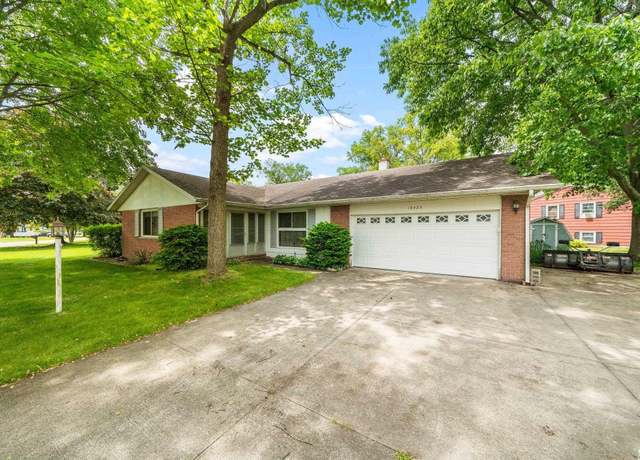 Property at 10425 Appletree Ln, Osceola, IN 46561, 3 beds, 2 baths