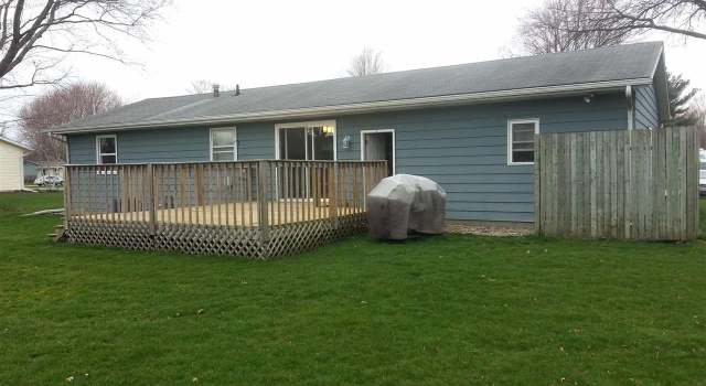 Photo of 27374 Bittersweet Ln, Elkhart, IN 46514
