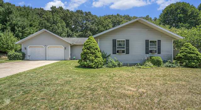 Photo of 510 Redbud Ln, Middlebury, IN 46540