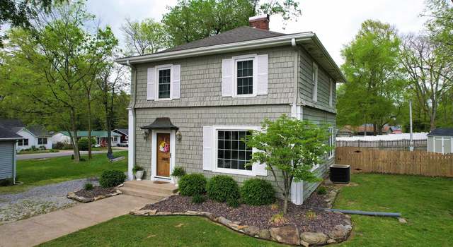Photo of 1401 College Dr, Mount Carmel, IL 62863