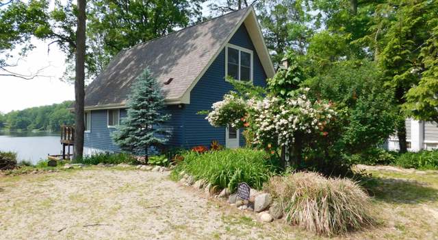Photo of 9381 E Promontory Point Dr, Syracuse, IN 46567