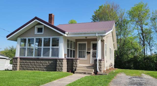 Photo of 402 E William St, Washington, IN 47501