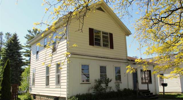 Photo of 404 S Peters St St, Garrett, IN 46738