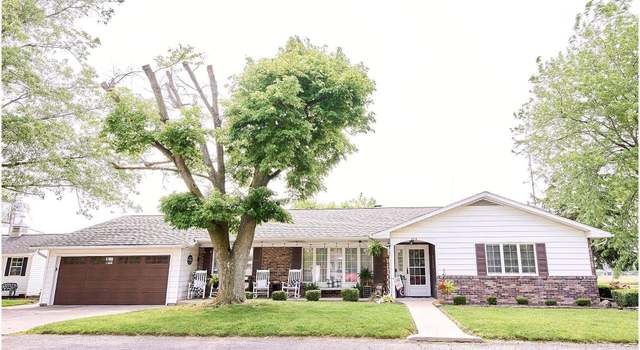 Photo of 306 S Schug St, Berne, IN 46711