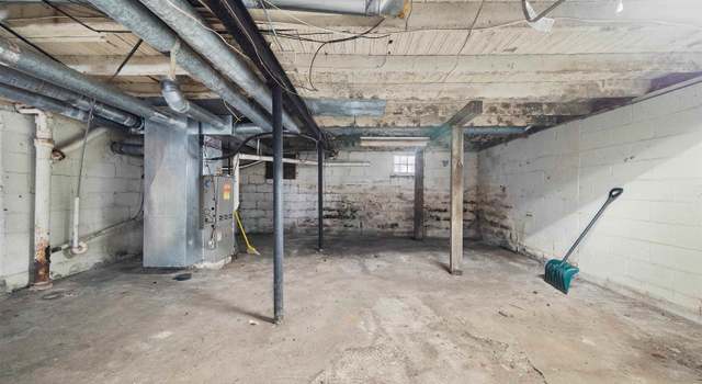 Photo of 1535 Henry St, Huntington, IN 46750