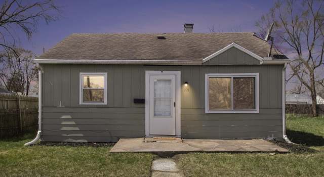 Photo of 221 N Kenmore St, South Bend, IN 46619