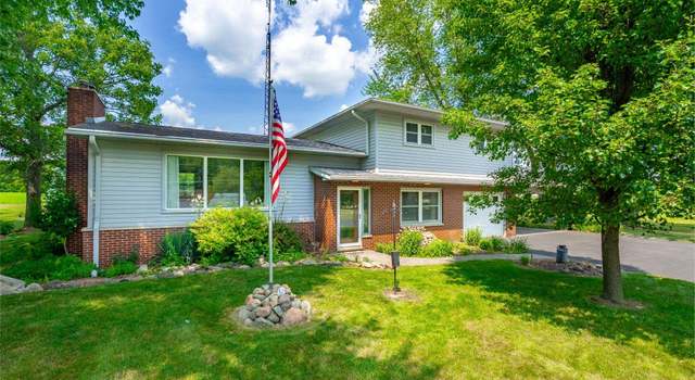Photo of 1715 E Springhill Rd, Warsaw, IN 46580