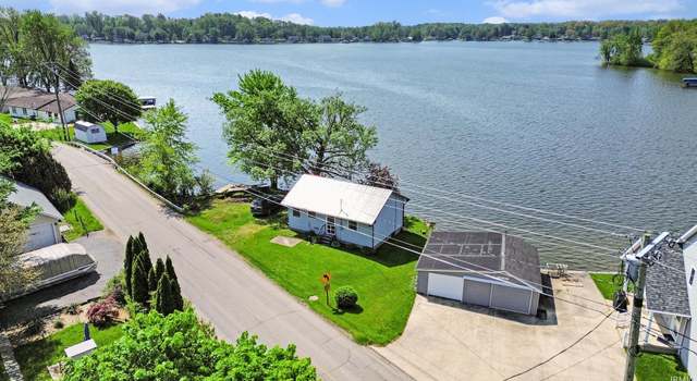 Photo of 1370 E 700 S, Wolcottville, IN 46795