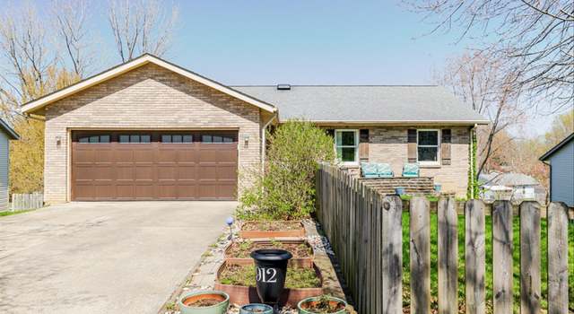 Photo of 912 W Countryside Ln, Bloomington, IN 47403